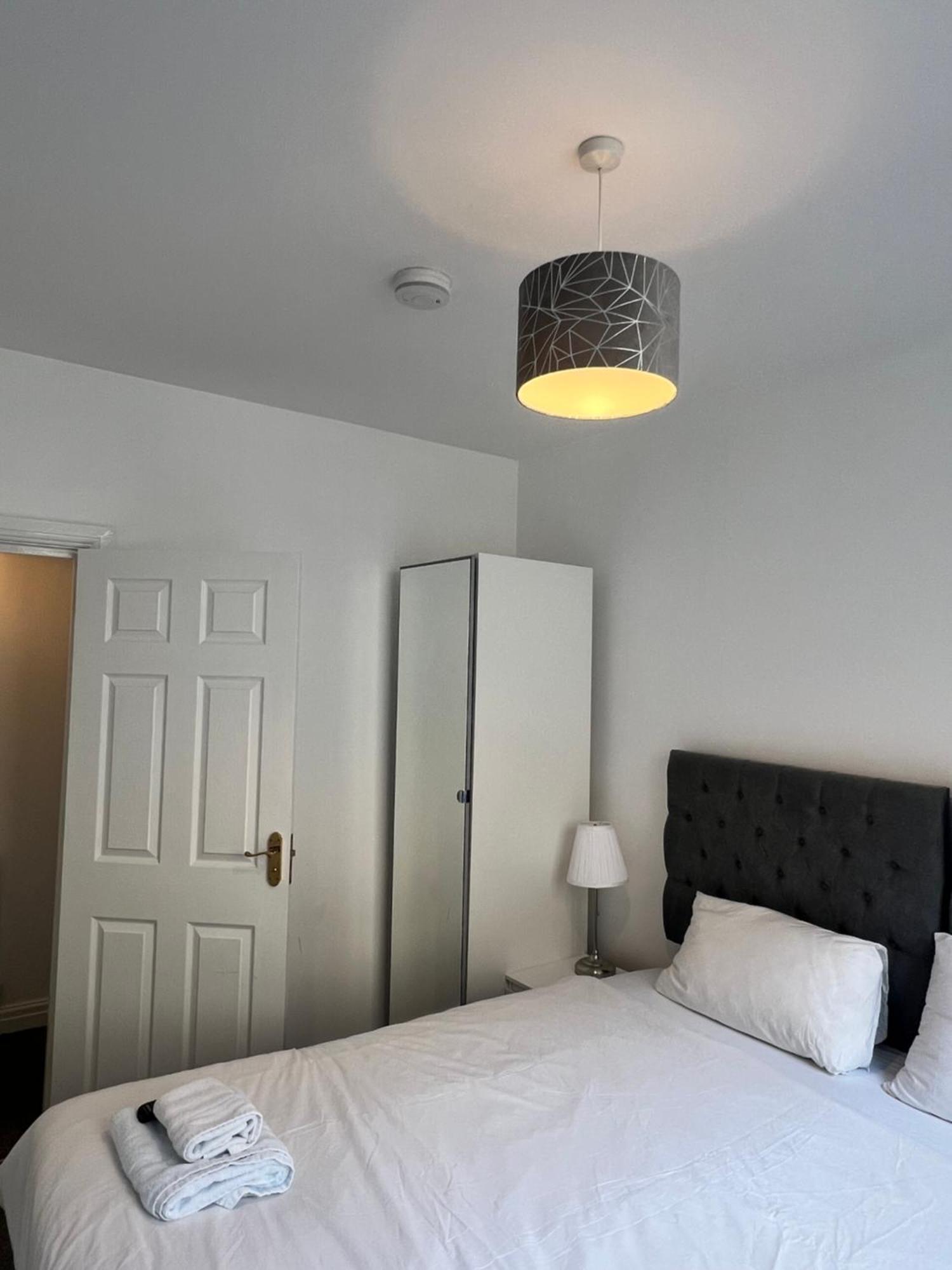 Granada Apartments Queen'S Promenade Blackpool Extérieur photo