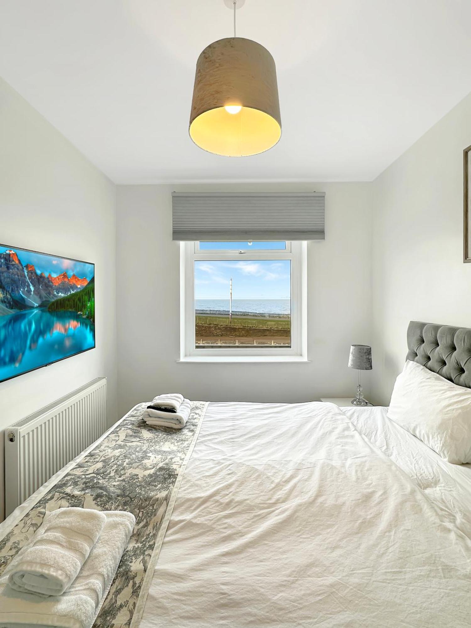 Granada Apartments Queen'S Promenade Blackpool Extérieur photo