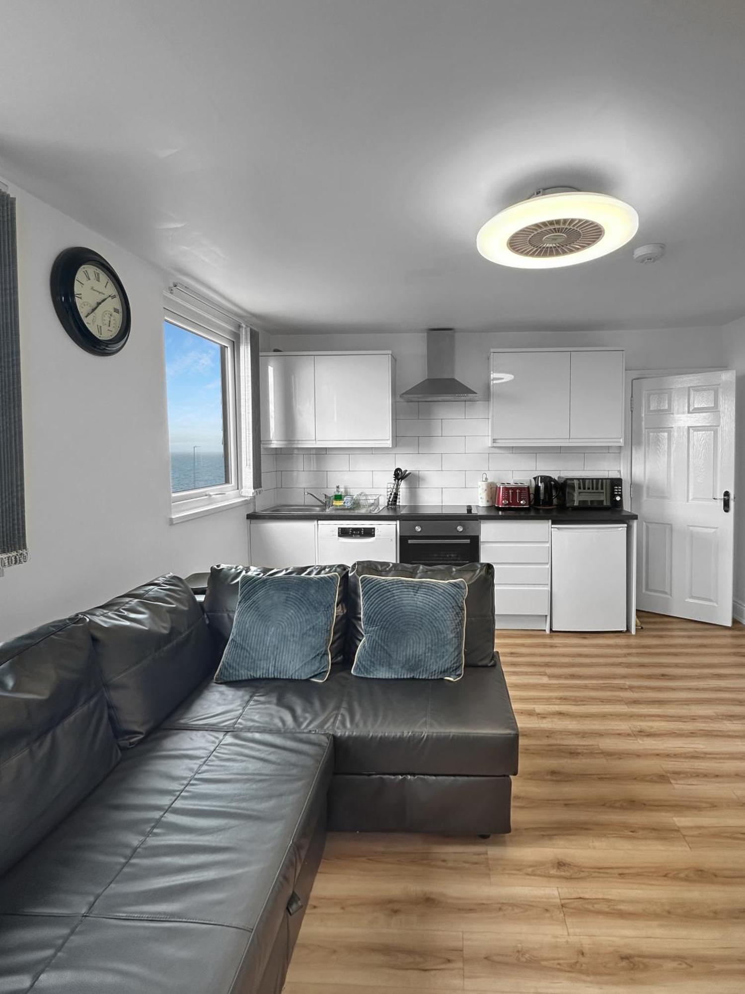 Granada Apartments Queen'S Promenade Blackpool Extérieur photo