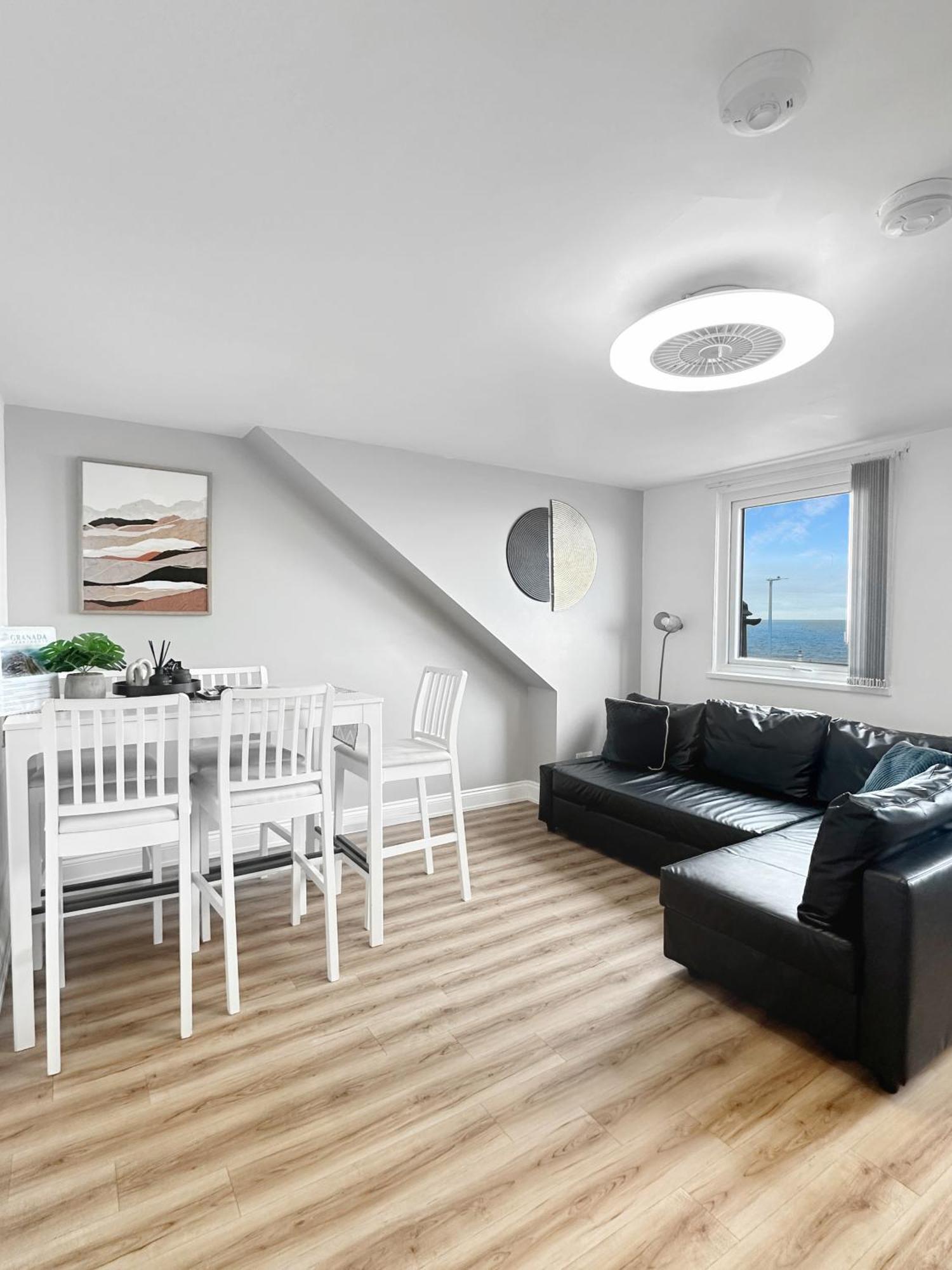Granada Apartments Queen'S Promenade Blackpool Extérieur photo