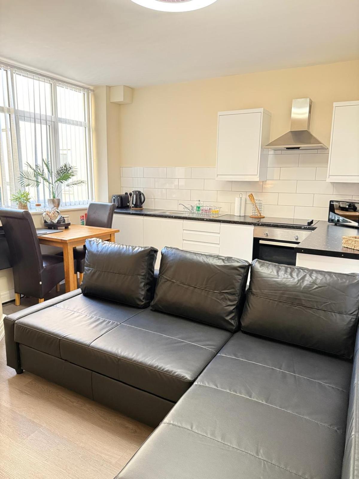 Granada Apartments Queen'S Promenade Blackpool Extérieur photo