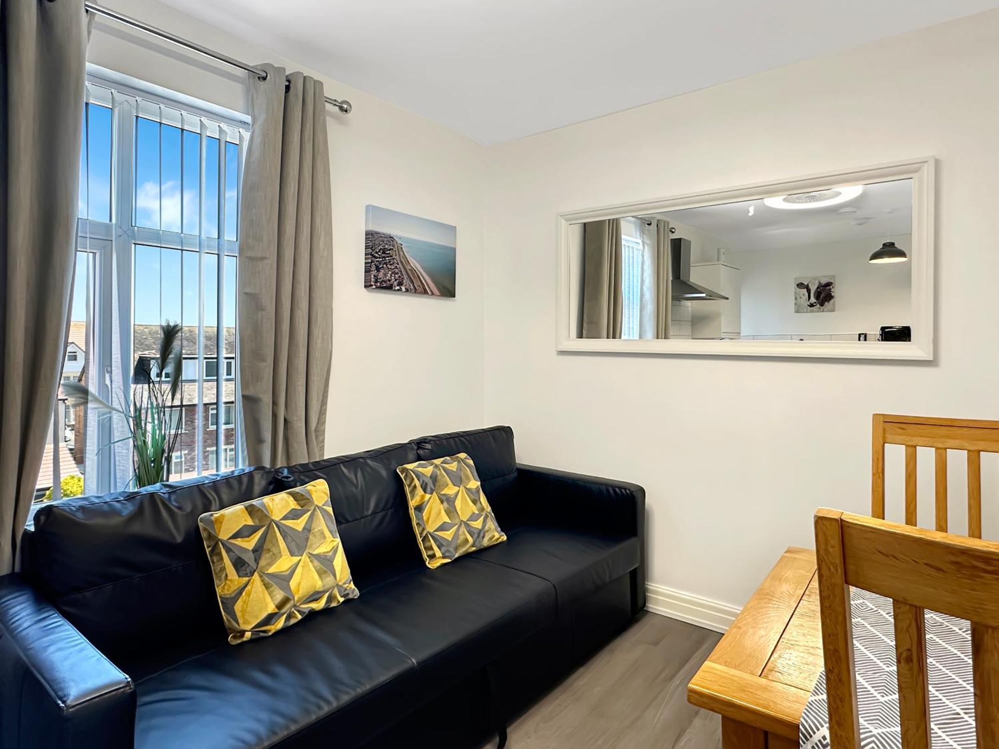 Granada Apartments Queen'S Promenade Blackpool Extérieur photo